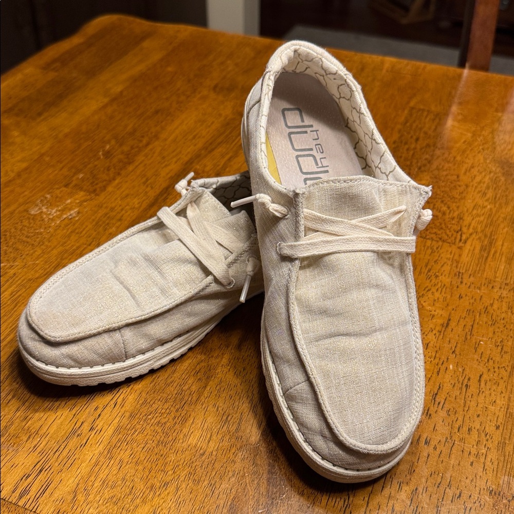 Women’s Hey Dude ‘Wendy sparkling gold’ slip on tan Loafers. Size 9 - Picture 9 of 9